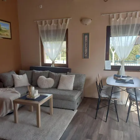 Guest House-Studio Apartman Marina - With Special Offer For 2 Nights Stay Or More Karlovac Exterior photo